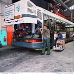 Entretien d'un autobus R312 au centre bus de Lagny